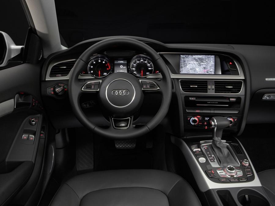 Торпедо Audi A5 Coupe 2.0T 2012 года  (NA) (фото 42 из 52)